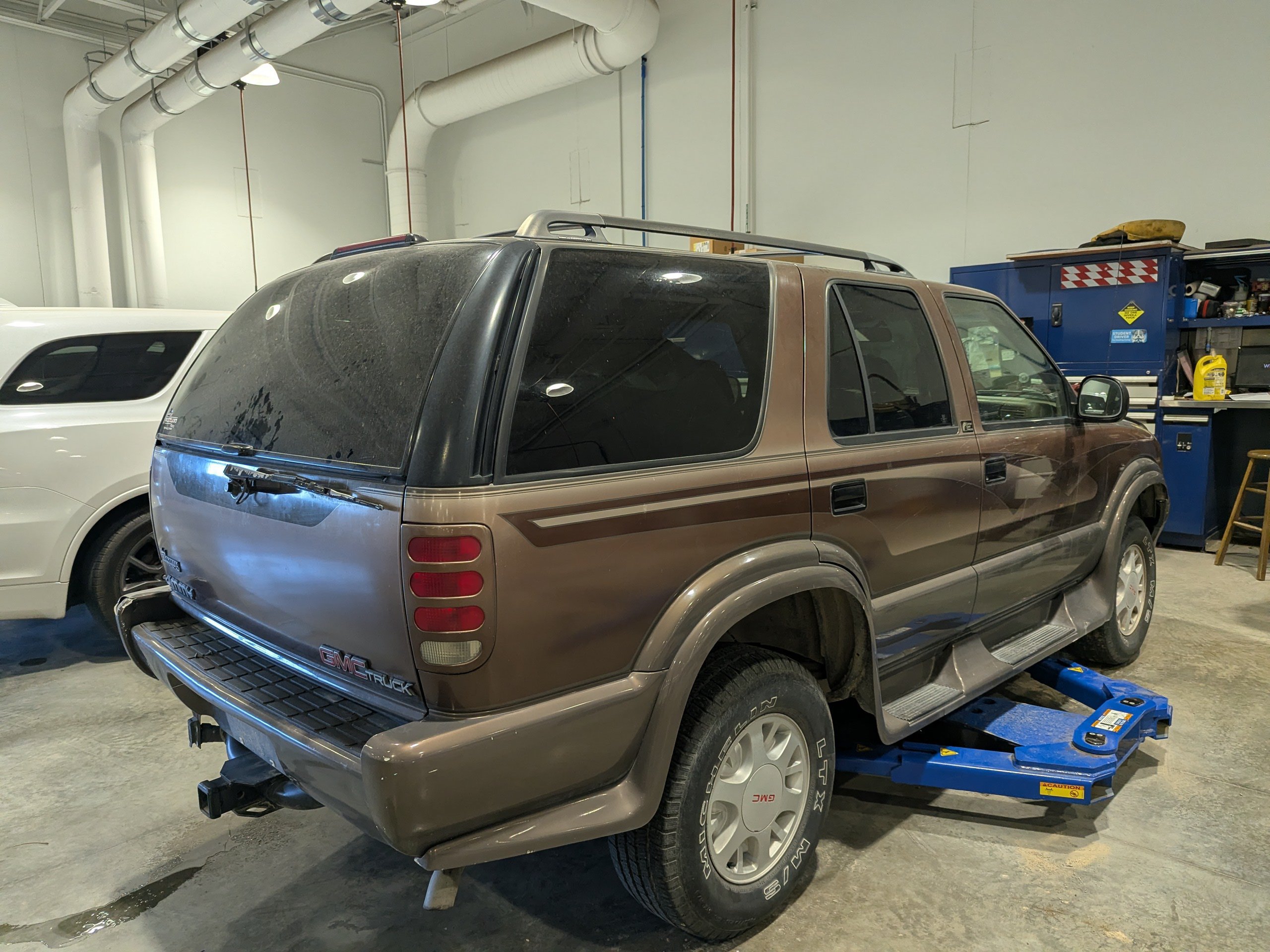 Used 1997 GMC Jimmy SLS w/ Marketing Option Pkg 6 AWD/4WD image 6