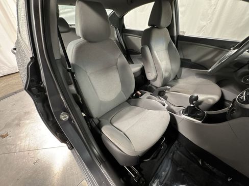 Used 2012 Hyundai Accent GLS w/ Comfort Pkg 2 image 29