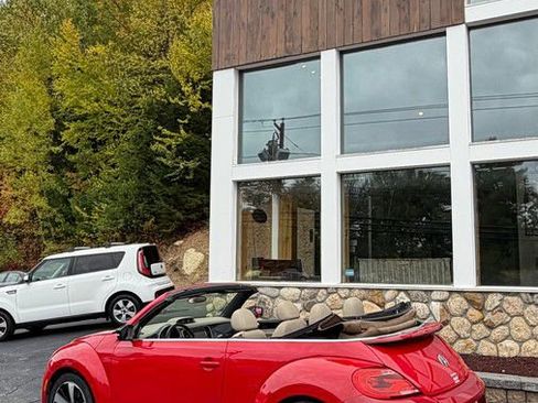 Used 2013 Volkswagen Beetle 2.0T image 31