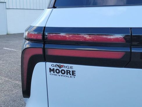 New 2026 Chevrolet Traverse Z71 w/ Enhanced Driving Package AWD/4WD image 9