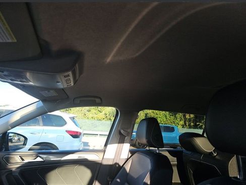 Used 2023 Volkswagen Tiguan SE image 23