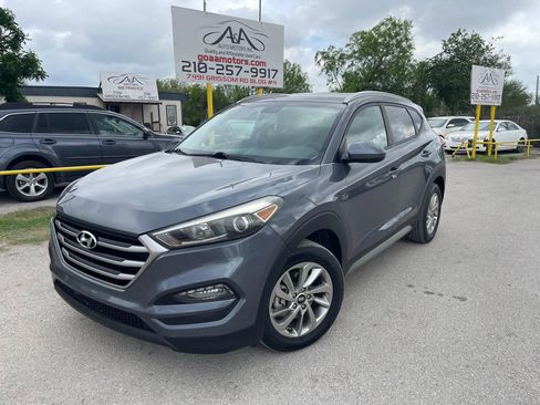 Used 2017 Hyundai Tucson SE image 1