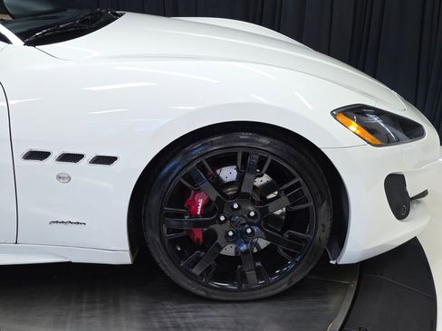 Used 2015 Maserati GranTurismo Sport RWD image 38