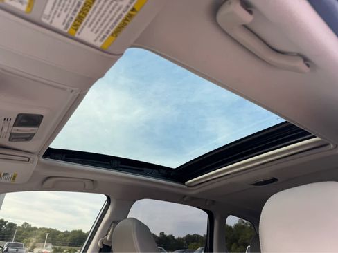 Used 2014 Subaru Forester 2.5i Touring image 2