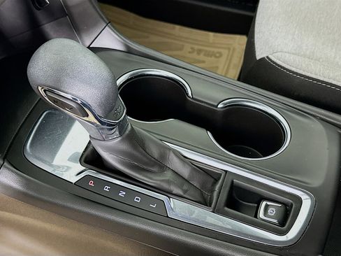 Used 2023 Chevrolet Equinox LS w/ LS Convenience Package image 24