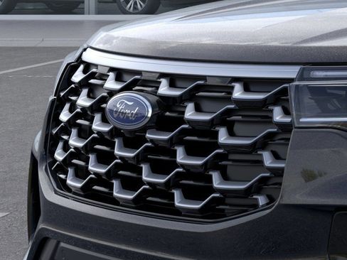 New 2026 Ford Explorer Platinum w/ LUX Leather Package AWD/4WD image 18