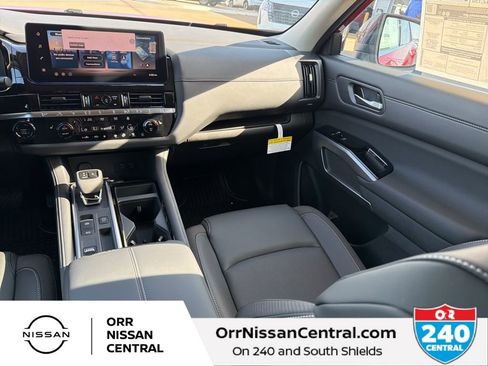 New 2026 Nissan Pathfinder SL FWD image 20