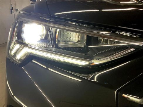 Used 2023 Audi Q3 2.0T Premium w/ Black Optic Sport Package AWD/4WD image 29