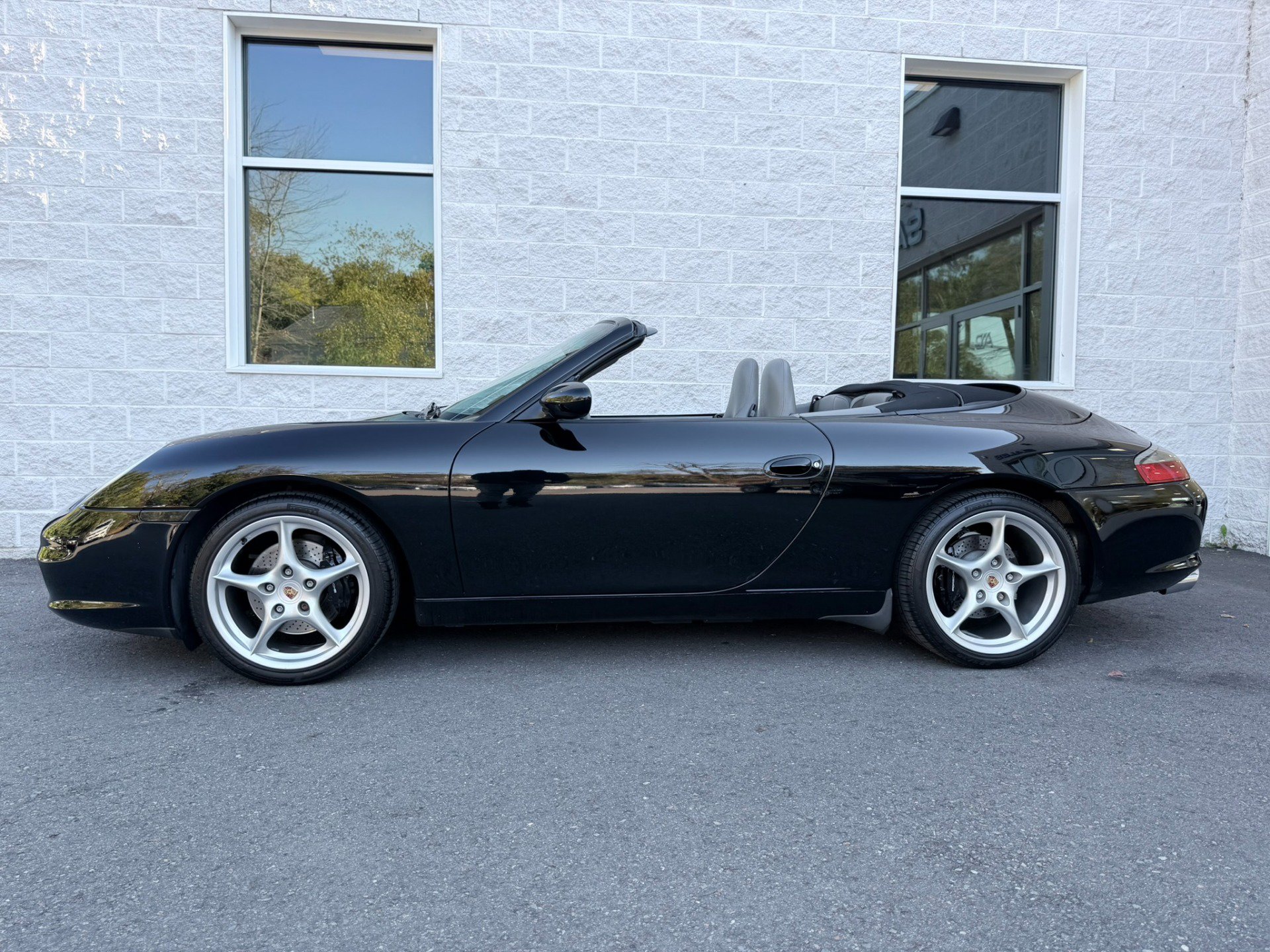 Used 2002 Porsche 911 Carrera 4 AWD/4WD image 31