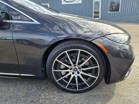 Used 2023 Mercedes-Benz EQS 580 4MATIC Sedan w/ Exclusive Trim Package image 13