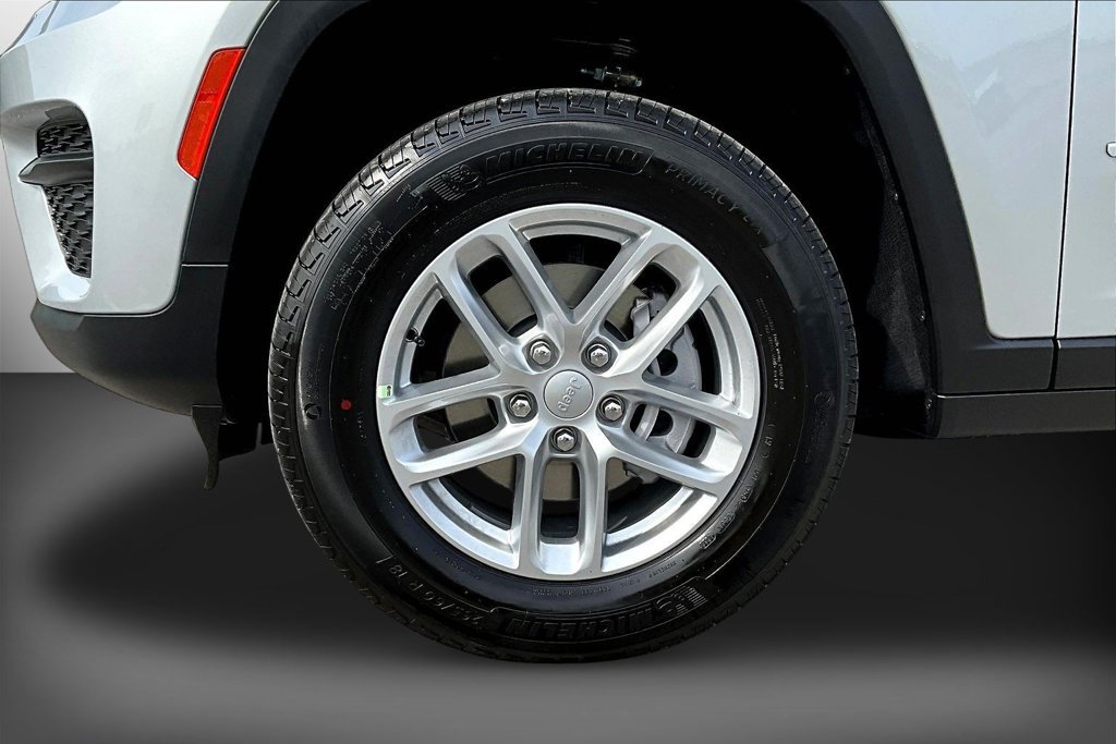 New 2026 Jeep Grand Cherokee Laredo X AWD/4WD image 13