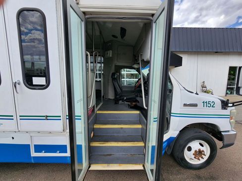 Used 2008 Ford E-450 and Econoline 450 RWD image 10