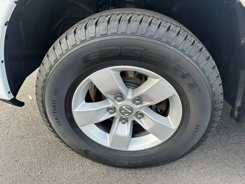 Certified 2019 RAM 1500 Express image 29