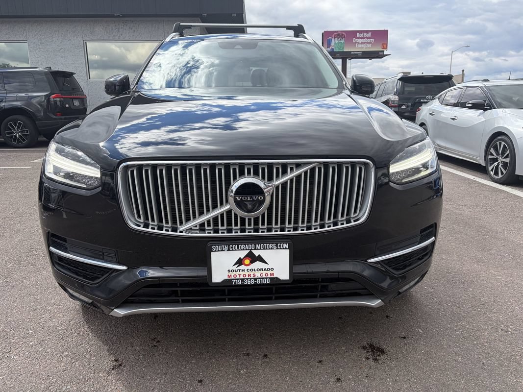 Used 2017 Volvo XC90 T6 Inscription w/ Vision Package AWD/4WD image 2
