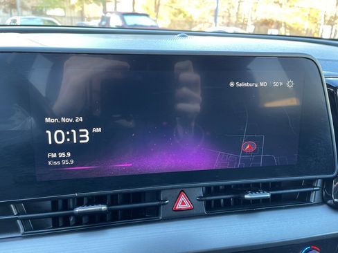 Certified 2024 Kia Sportage EX image 11