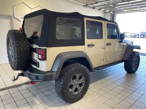 Used 2017 Jeep Wrangler Unlimited Rubicon AWD/4WD image 2