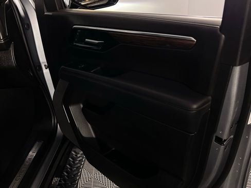 Used 2025 Chevrolet Tahoe Z71 image 35