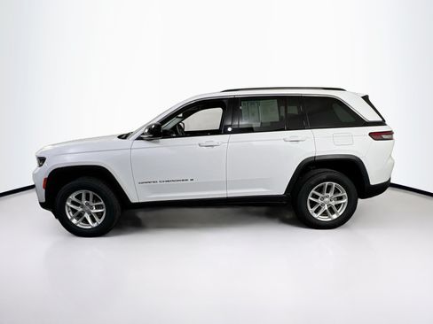 Used 2023 Jeep Grand Cherokee Laredo AWD/4WD image 8