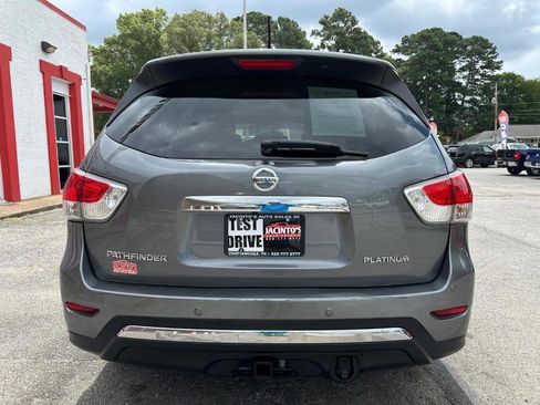 Used 2015 Nissan Pathfinder Platinum w/ Family Entertainment Package image 6