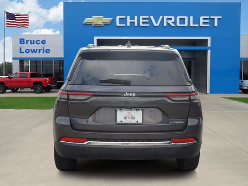 Used 2024 Jeep Grand Cherokee Laredo RWD image 5
