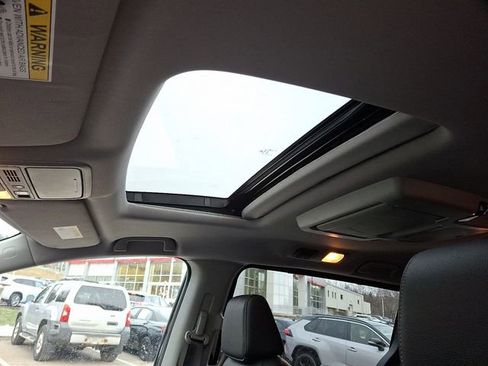 Used 2023 Honda Odyssey Touring image 14