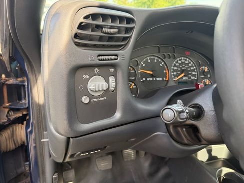 Used 2003 GMC Sonoma SL w/ Convenience Package RWD image 16
