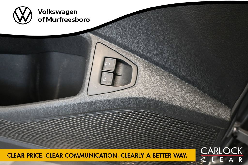 Used 2024 Volkswagen Jetta SE w/ Panoramic Sunroof Package FWD image 25