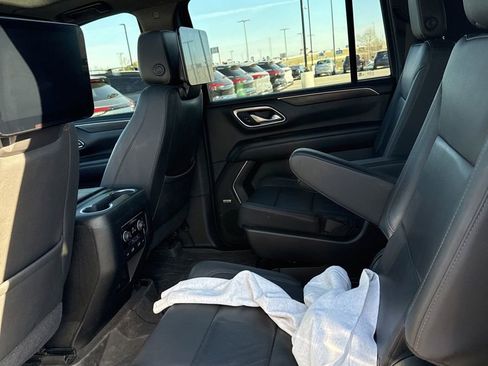 Used 2021 Chevrolet Suburban Z71 w/ Rear Media and Nav Package image 9