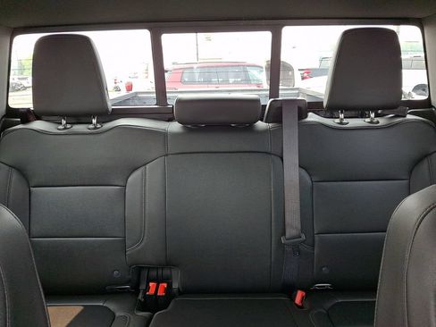 Used 2020 Chevrolet Silverado 1500 RST AWD/4WD image 20