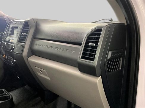 Used 2018 Ford F250 XL w/ Power Equipment Group AWD/4WD image 17