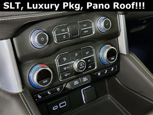 Used 2023 GMC Yukon XL SLT image 17