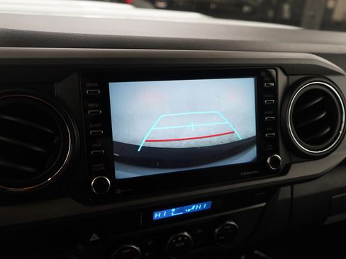 Used 2022 Toyota Tacoma TRD Sport image 18