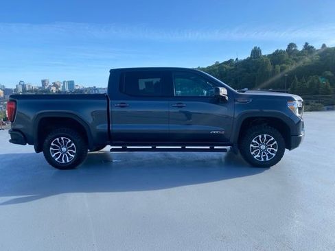 Used 2021 GMC Sierra 1500 AT4 w/ AT4 Value Package AWD/4WD image 2