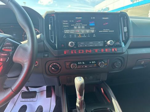 Used 2025 Nissan Frontier PRO-4X AWD/4WD image 19