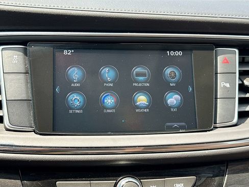 Used 2018 Buick Enclave Essence FWD image 17