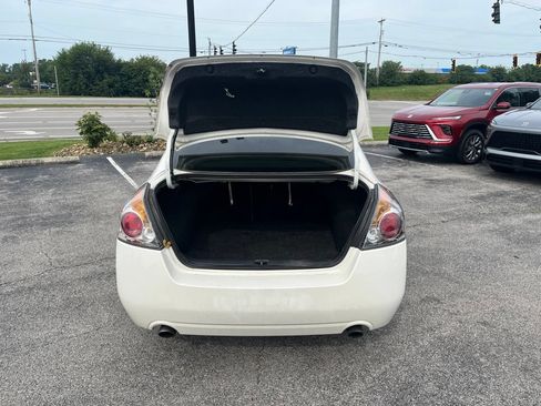 Used 2010 Nissan Altima 3.5 SR w/ Premium Pkg FWD image 12