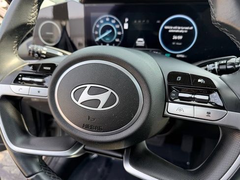 Used 2024 Hyundai Elantra Limited FWD image 25