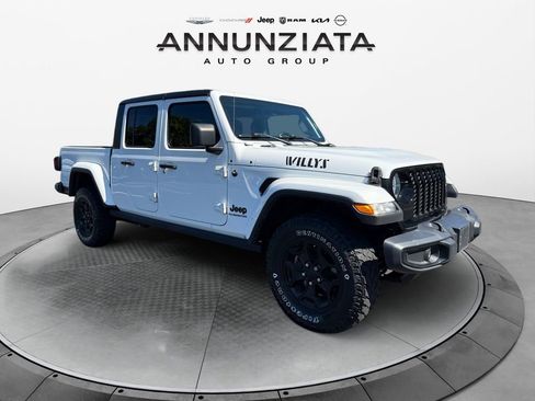 Used 2022 Jeep Gladiator Willys image 7
