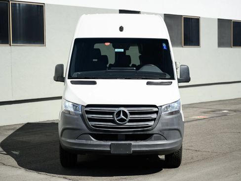 Used 2021 Mercedes-Benz Sprinter 2500 image 11