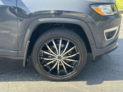 Used 2018 Jeep Compass Limited AWD/4WD image 12