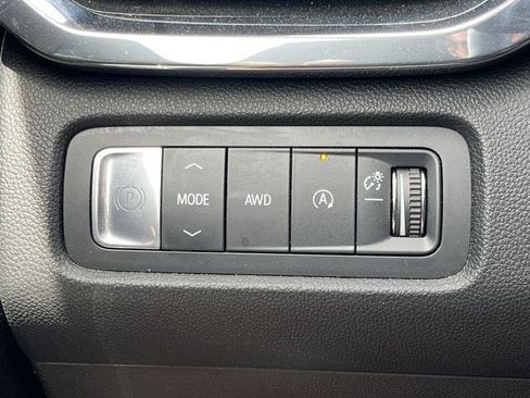 Used 2024 GMC Acadia Elevation AWD/4WD image 12