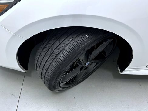 Certified 2023 Nissan Sentra SR w/ Midnight Edition Package FWD image 23