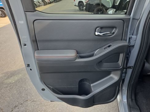 Used 2023 Nissan Frontier PRO-4X w/ Pro Convenience Package AWD/4WD image 13