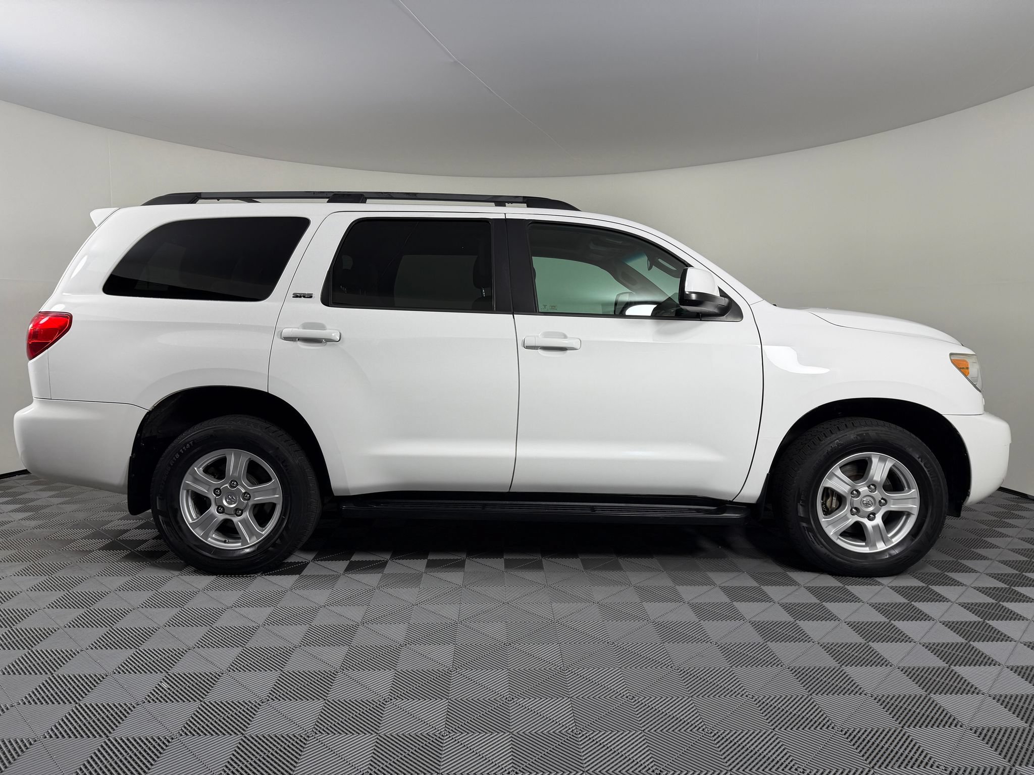 Used 2016 Toyota Sequoia SR5 AWD/4WD image 35