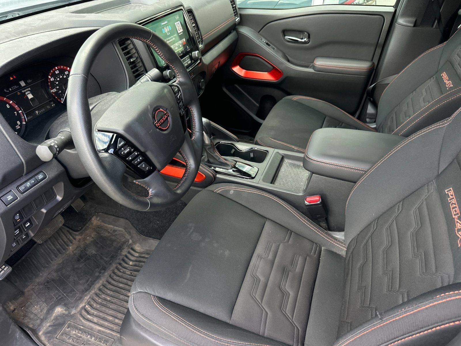 Used 2024 Nissan Frontier PRO-4X w/ Technology Package AWD/4WD image 9