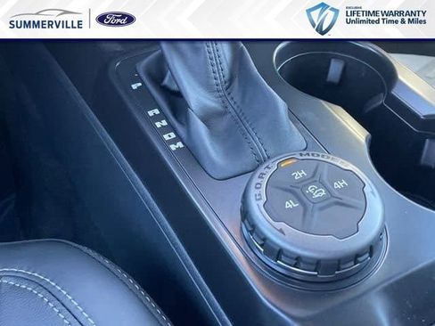 New 2025 Ford Bronco Outer Banks image 9