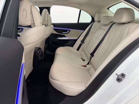 Used 2025 Mercedes-Benz E 350 4MATIC Sedan image 23