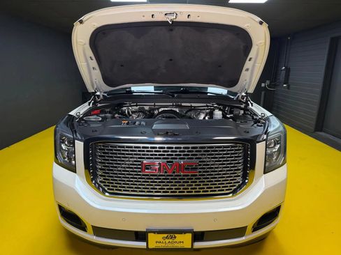 Used 2015 GMC Yukon Denali w/ Premium Package AWD/4WD image 50