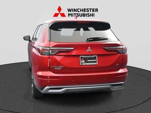 New 2025 Mitsubishi Outlander SE image 6