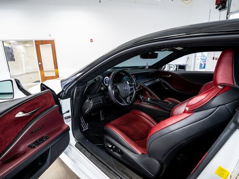 Used 2018 Lexus LC 500 Coupe w/ Performance Package image 32
